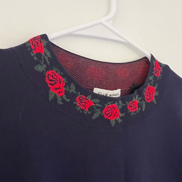 Club Monaco Navy Blue Knit shirt sleeve top with floral detailing, size XS - Picture 5 of 6